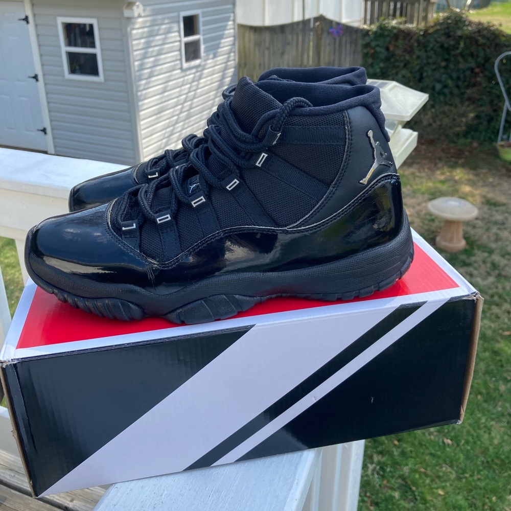 Nike Air Jordan 11 Cap and Gown Size 9.5 Mens custom